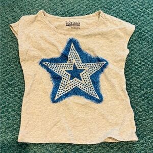 BASIC EDITIONS Gray Tee with Blue Star Design, Size XS (4-5)
